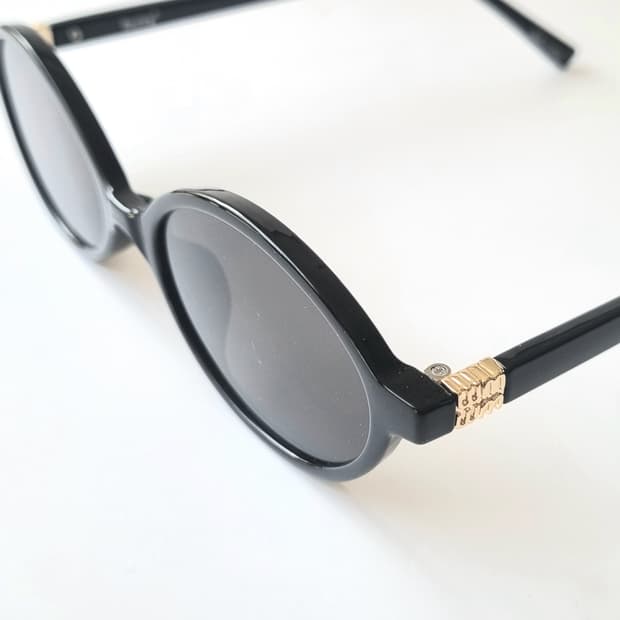 90s 빈티지 감성, 골드 힌지 오벌 선글라스