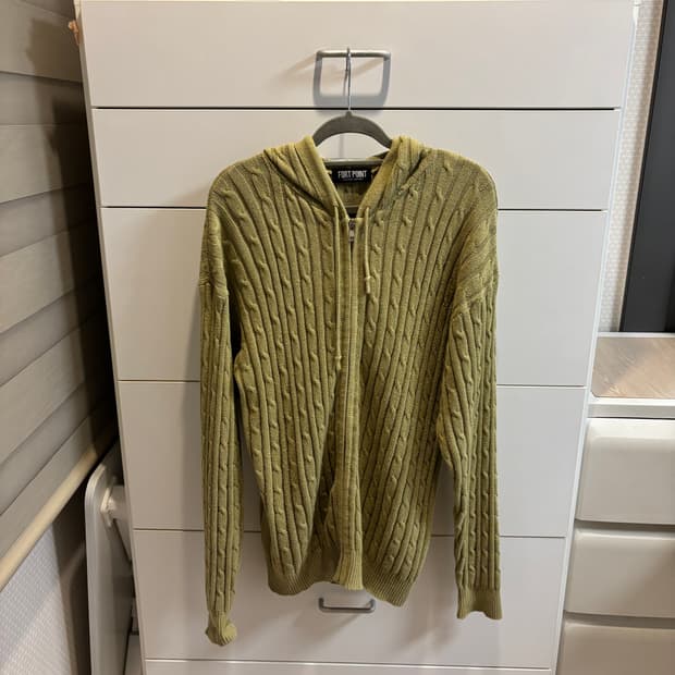 남녀공용 FORT POINT 올리브그린 꽈배기 니트 후드 집업