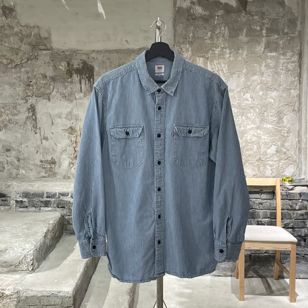 리바이스 레드탭 릴렉스드 트윈 포켓 히코리 셔츠