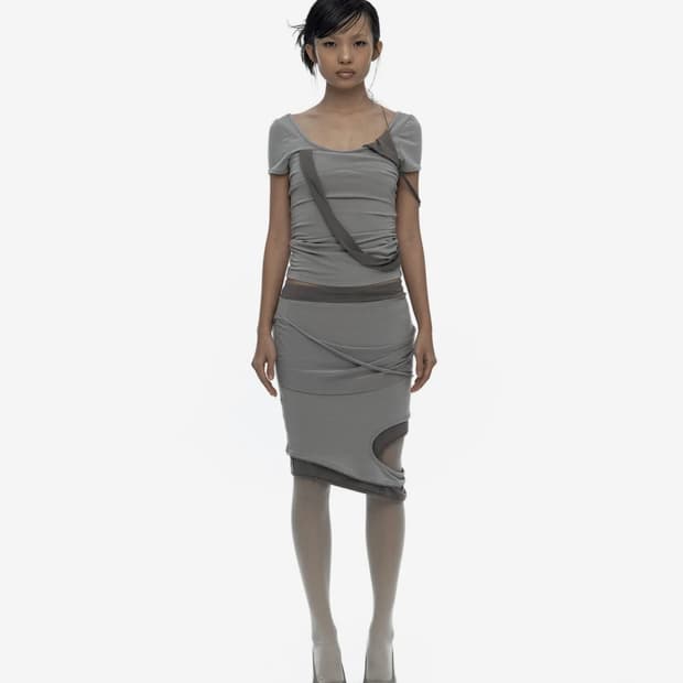카시코 Peek-a-boo Strap Skirt Warm Gray