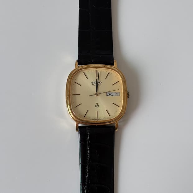 1980s Gold Square Quartz