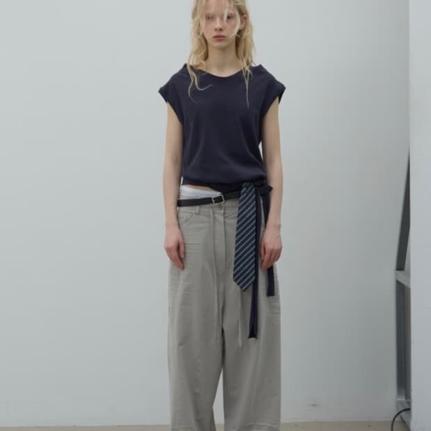엘씨디씨티엠 STRAP HOODED SLEEVELESS TOP NAVY