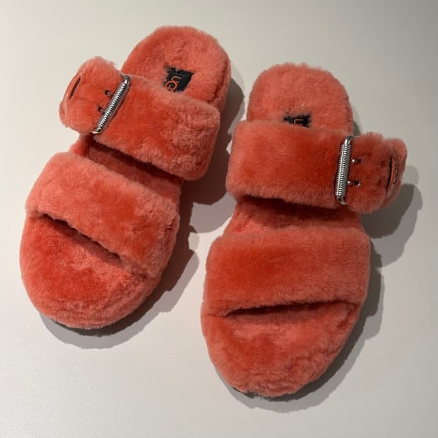 37) UGG 어그 퍼 샌들