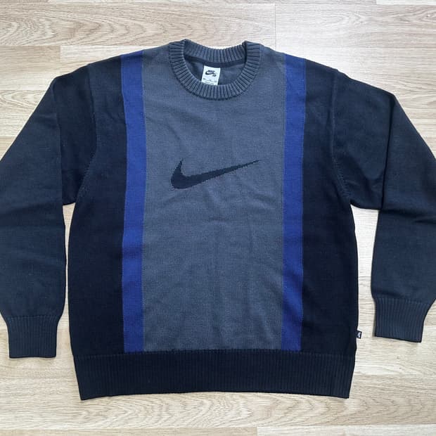 나이키 SB 스우시 로고 스웨터 블랙 다크 스모크 그레이 - 아시아핏 