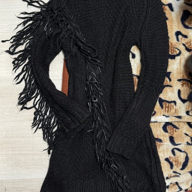 디젤 그런지 사선 테슬 니트 원피스