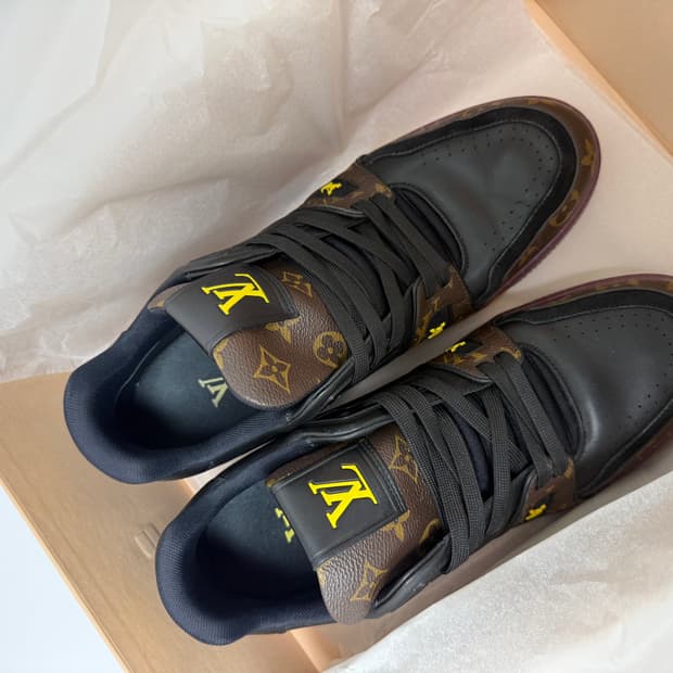 루이비통 LV 트레이너 스니커즈 UK9