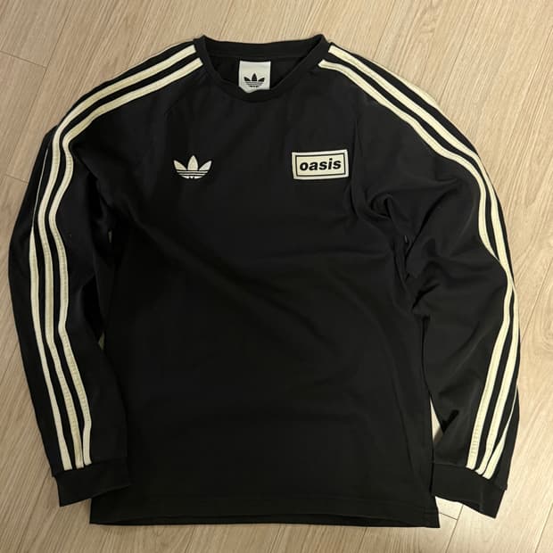 오아시스 아디다스 롱슬리브