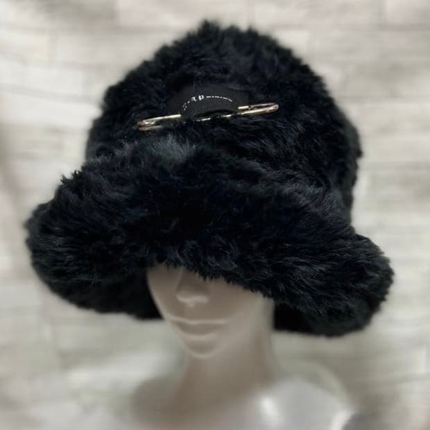 Soloist fur bucket hat