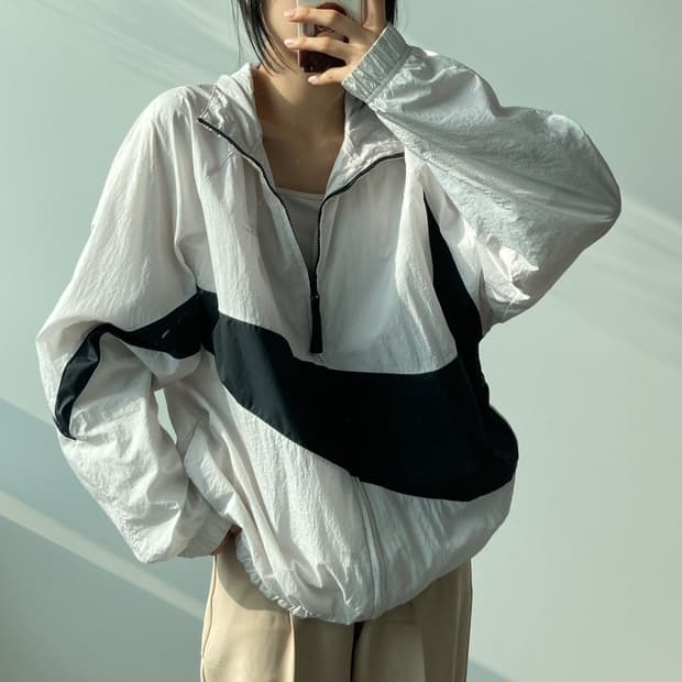 나이키 빅로고 바람막이