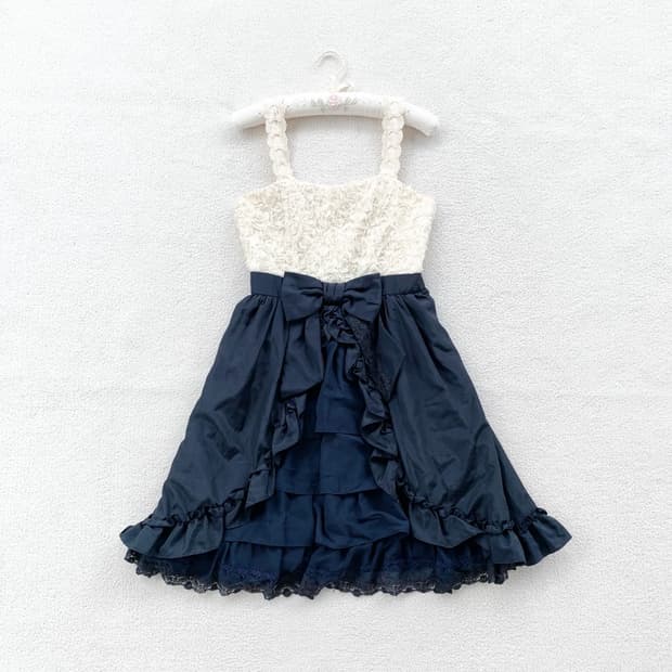 엑시즈팜 엔틱풍 리본 드레스