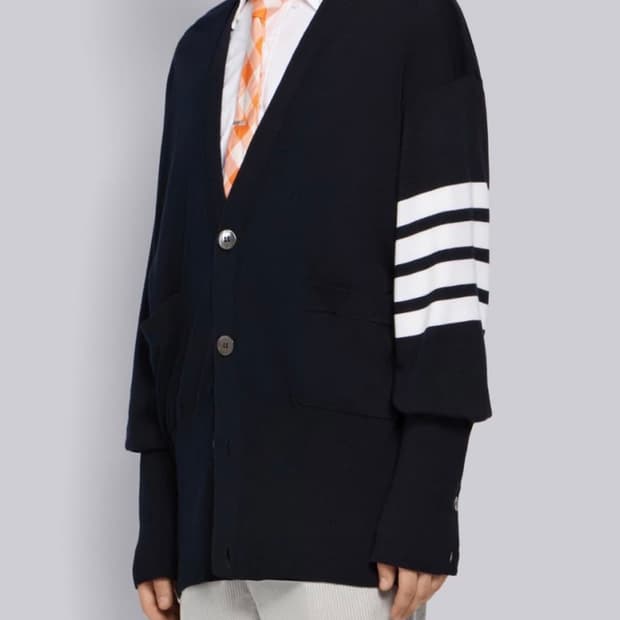 THOM BROWNE 톰브라운 오버핏 네이비 가디건 1