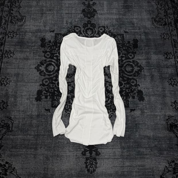 No id 00s archive back cross cut sew
