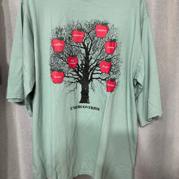 언더커버 반팔 티셔츠