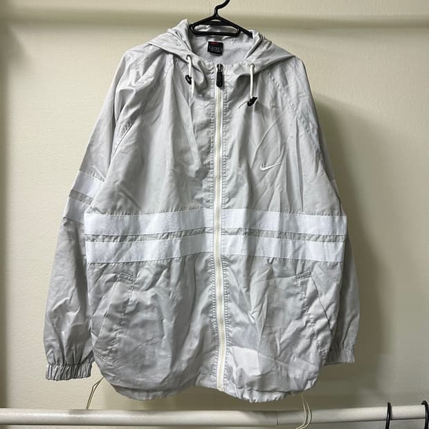 나이키 90s 빅로고 연그레이 바람막이
