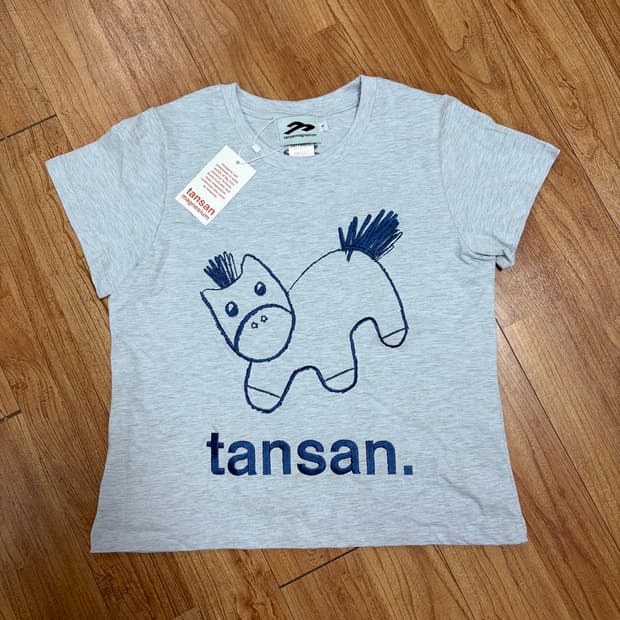 탄산마그네슘 포니 자수 티셔츠