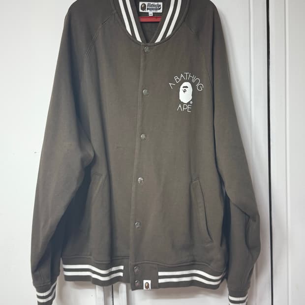 베이프 바시티 자켓