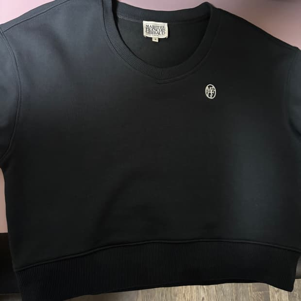 마리떼 프랑소와 저버 크롭 브이넥 맨투맨 팝니다