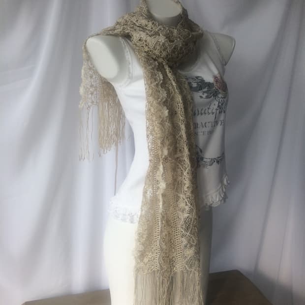 tied shirring point scarf