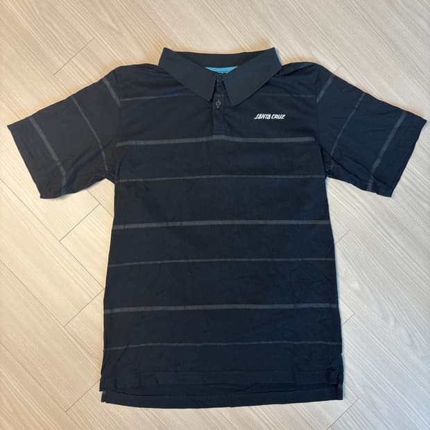 산타크루즈 카라 반팔티