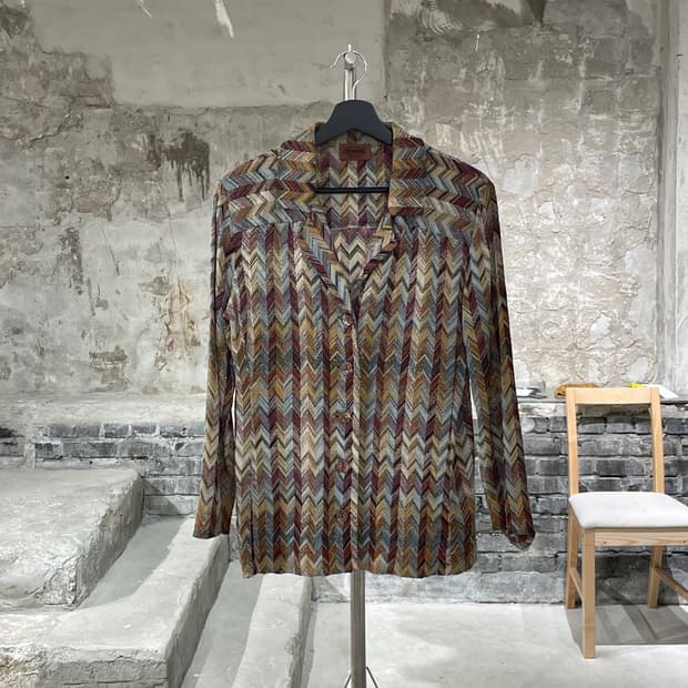 미쏘니 믹스 지그재그 버튼 레이온 카라 셔츠