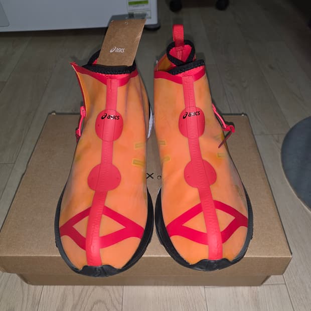 아식스(ASICS) 젤 카야노 27 LTX × 비비안웨스트우드