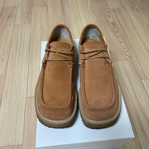 아더에러 누버크 브라운