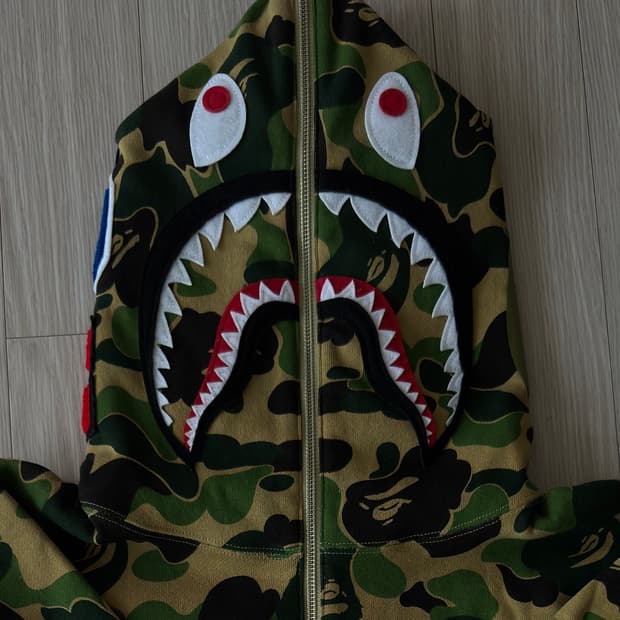 베이프 샤크후드 하프집업