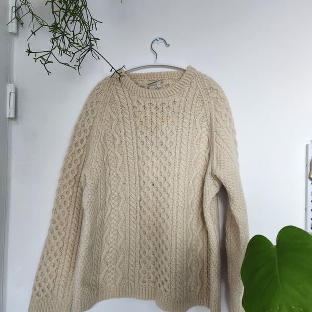 아일랜드 핸드니팅 퓨어 울 아란 스웨터