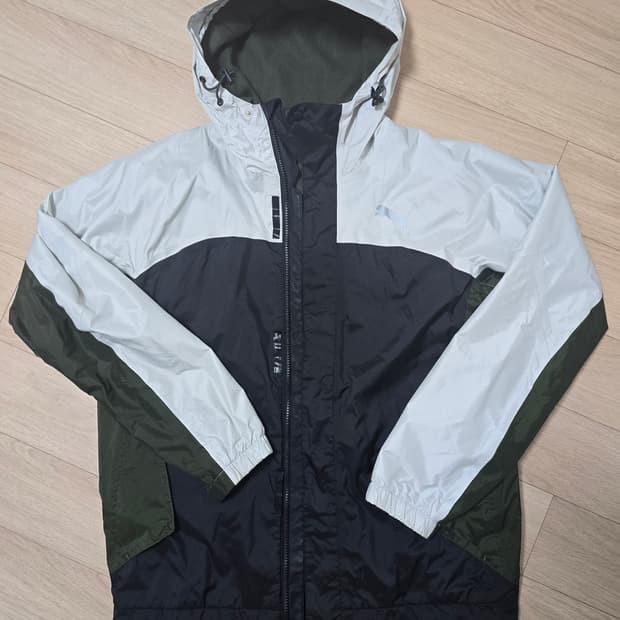 푸마 바람막이 M