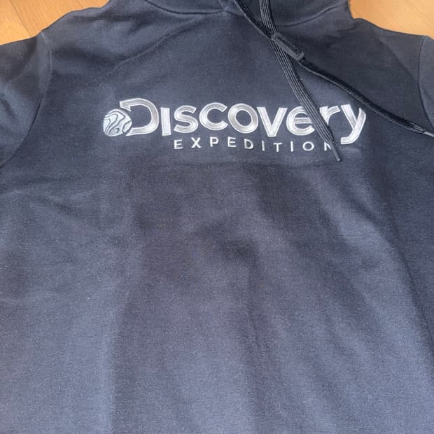 디스커버리 후드티