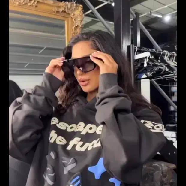 Broken planet  브로큰 플래닛 후드티 L