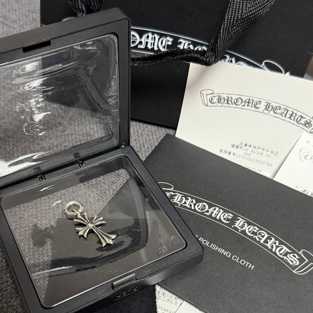 크롬하츠 타이니 크로스 새상품