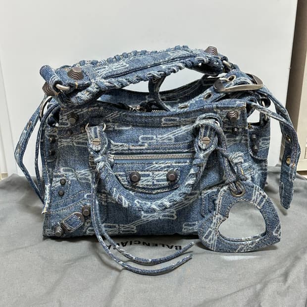 발렌시아가 네오카골 XS 데님