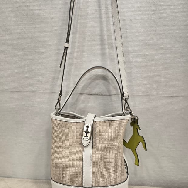 거의새거) 분크 페스토네 바스켓 피콜로 화이트 토트백 크로스백