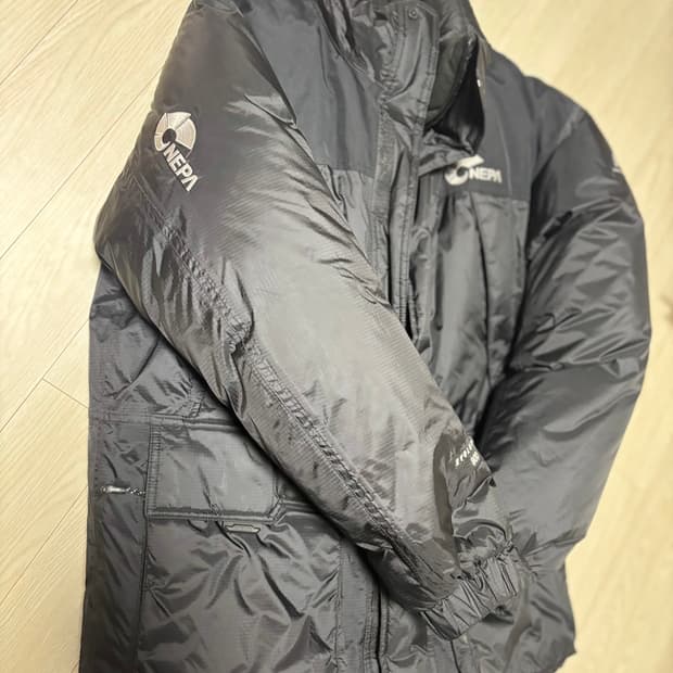 네파 레볼루션 시리즈 필파워 구스다운 패딩 우모복 M