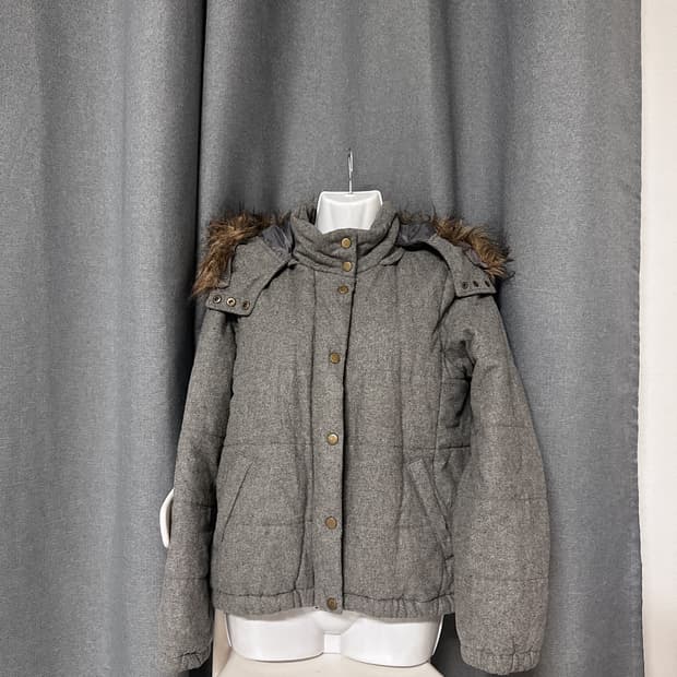 그레이 퍼 숏패딩