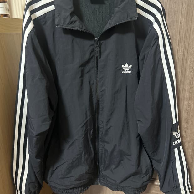 아디다스 바람막이