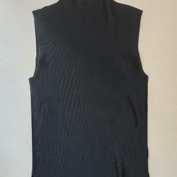 이세이미야케 플리츠플리즈 반목 나시 민소매 탑 블랙 3사이즈