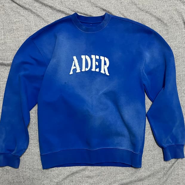 아더에러 블루 맨투맨 A1