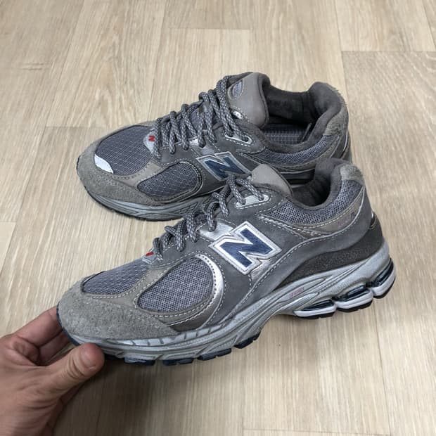 (225) 뉴발란스 New balance 2002 프리미엄 빈티지그레이