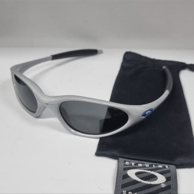 오클리 미뉴트 1.0 실버 새렌즈