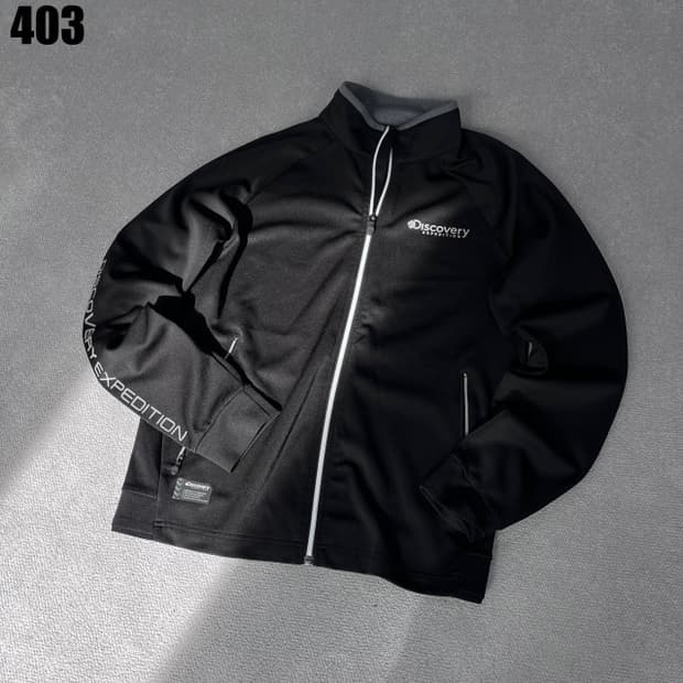 디스커버리 블랙 트랙 자켓