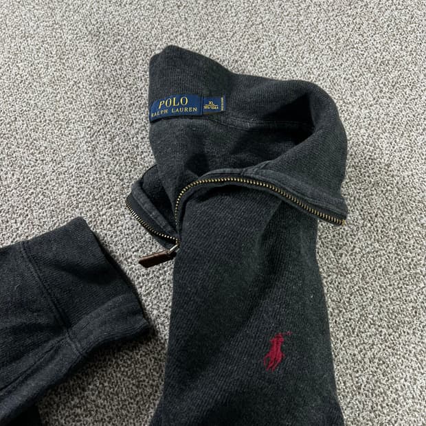 폴로 신형라벨 하프집업 니트