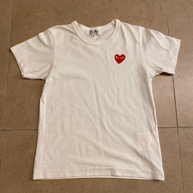 꼼데가르송 플레이 티셔츠