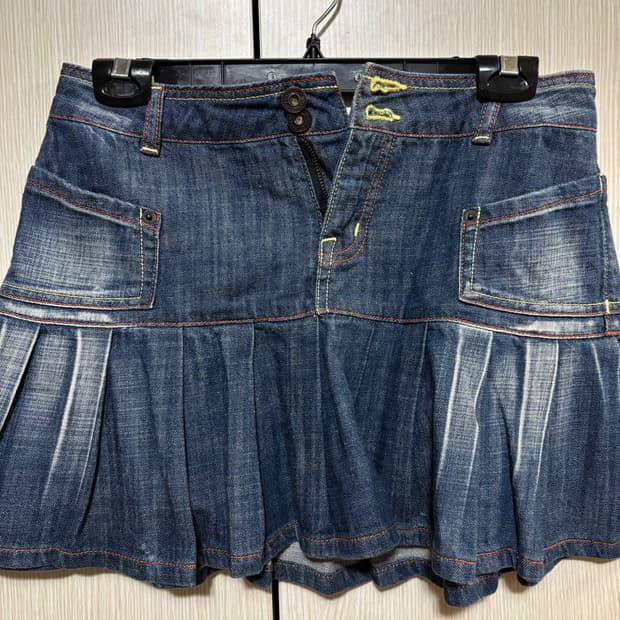 Tomboy Jeans 데님 플리츠 미니 스커트