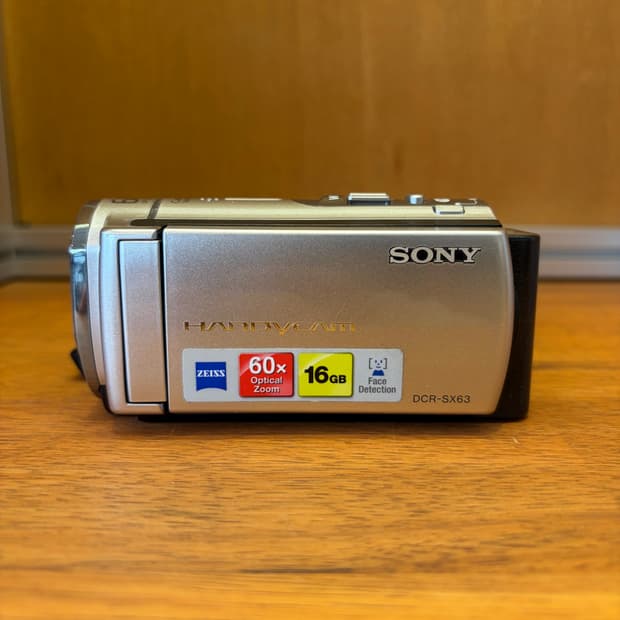 SONY DCR-SX63 Camcorder