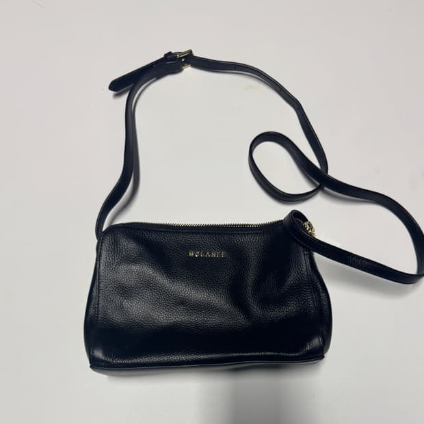 여성 맥끌라니 가죽 미니멀 크로스백 블랙