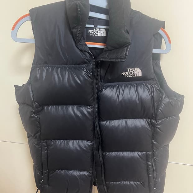 노스페이스 700 블랙 패딩 조끼