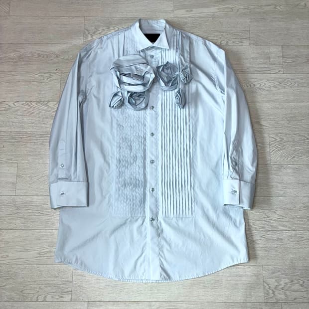 [S] 시몬로샤 24SS 플라워 디테일 롱오버셔츠