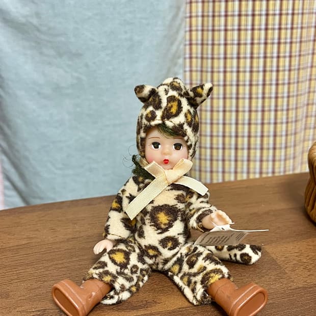 마담 알렉산더 맥마담 할로윈 레오파드 피규어